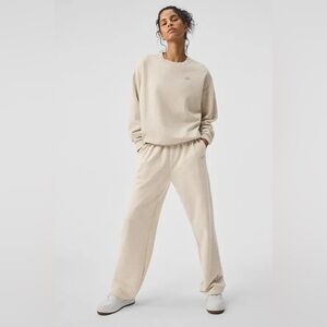 Alo Accolade Sweatshirt and Sweatpants Set